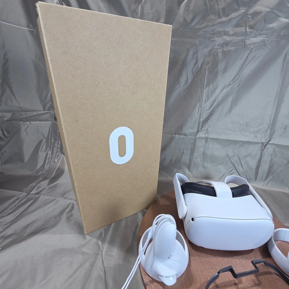 Oculus Quest 2 All-In-One VR Headset 128GB White with Controllers and Charger
